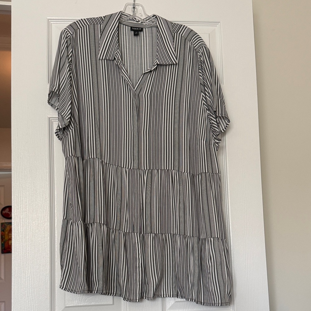 Women's Torrid Black & White Striped Tiered Button-Front Tunic